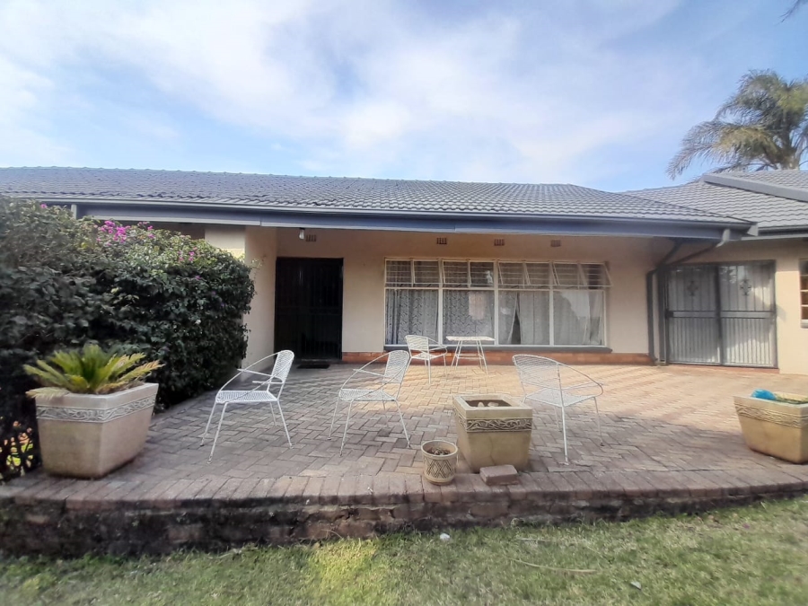 To Let 4 Bedroom Property for Rent in Wilro Park Gauteng