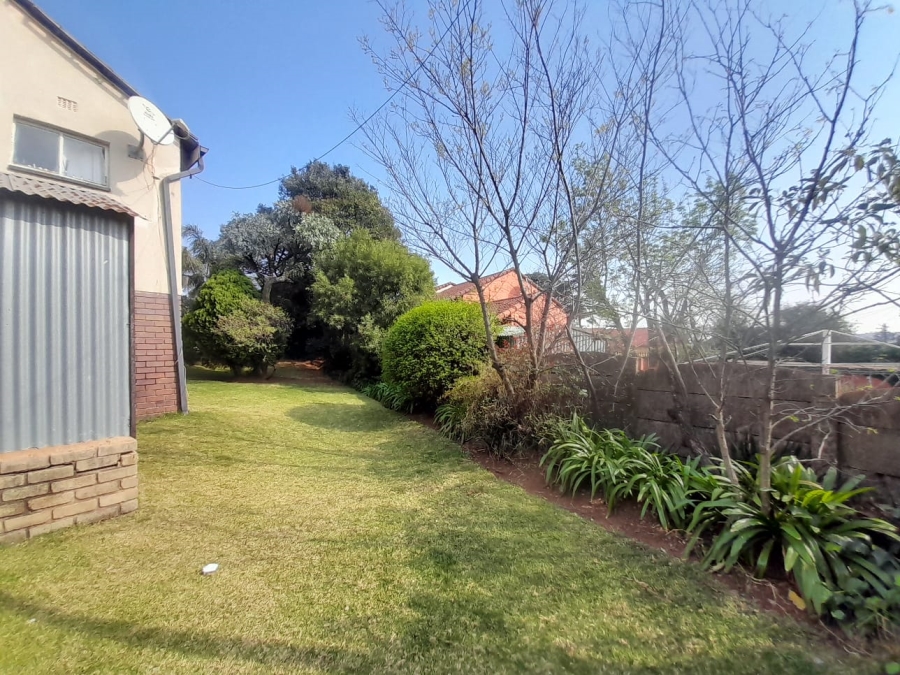 To Let 4 Bedroom Property for Rent in Wilro Park Gauteng