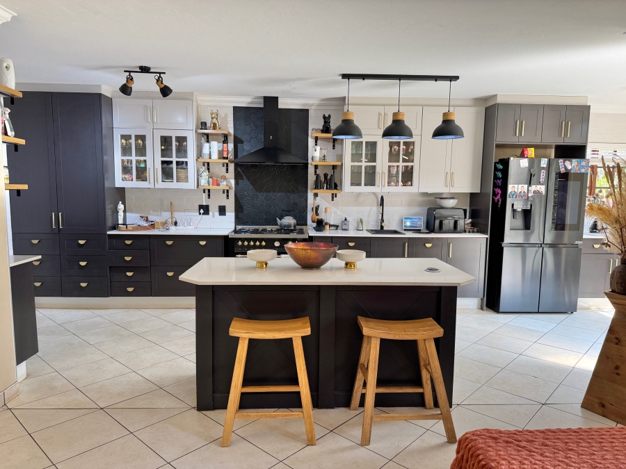 To Let 6 Bedroom Property for Rent in Irene Proper Security Estate Gauteng