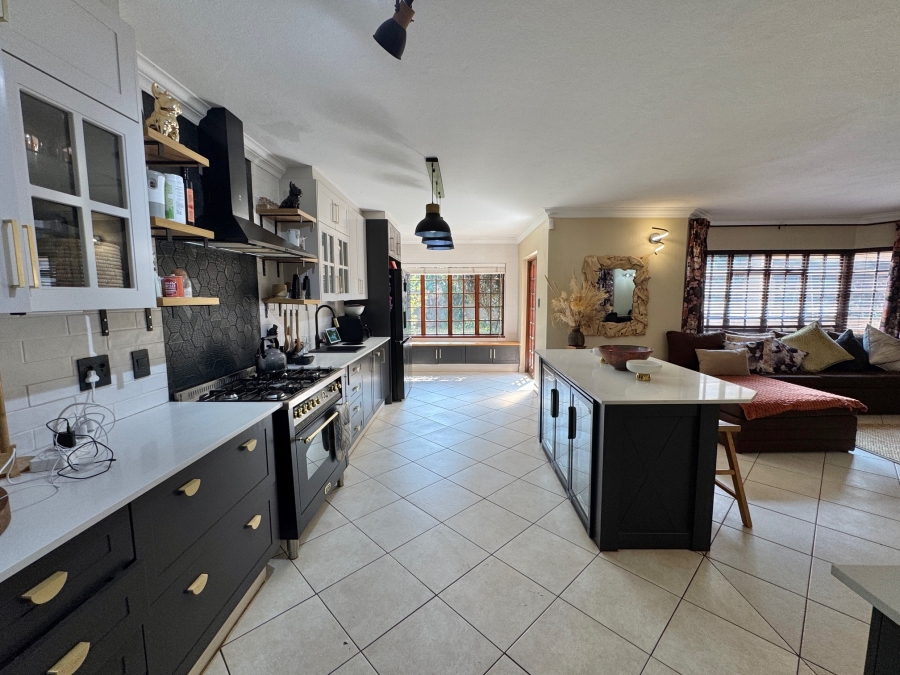 To Let 6 Bedroom Property for Rent in Irene Proper Security Estate Gauteng