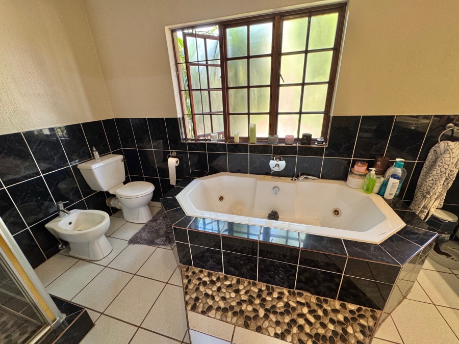 To Let 6 Bedroom Property for Rent in Irene Proper Security Estate Gauteng