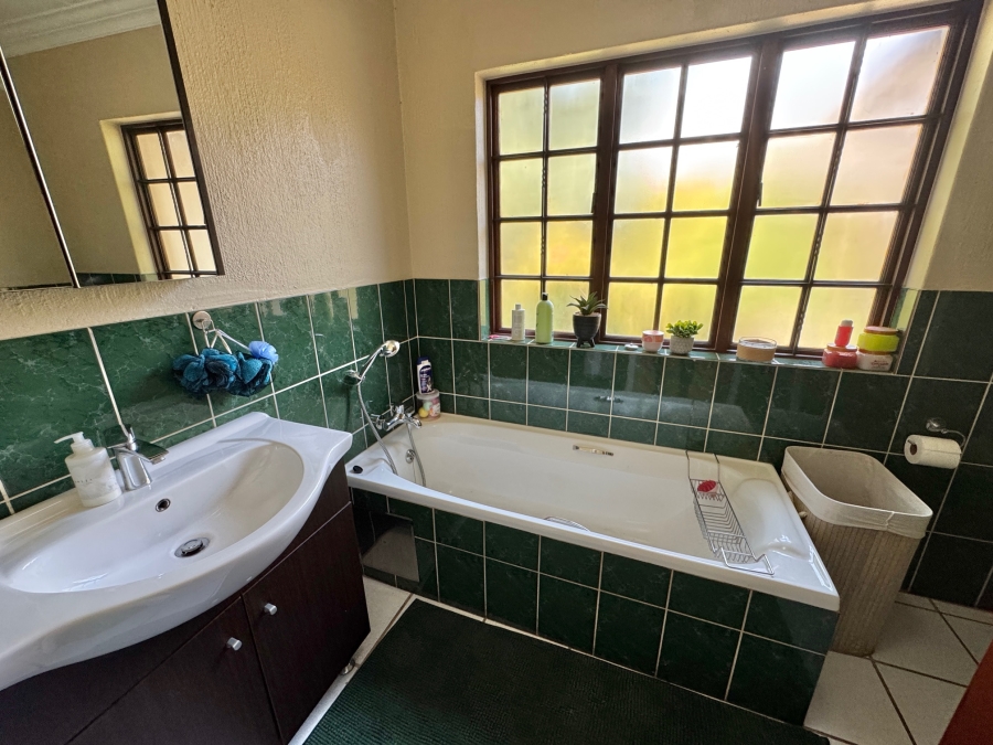To Let 6 Bedroom Property for Rent in Irene Proper Security Estate Gauteng