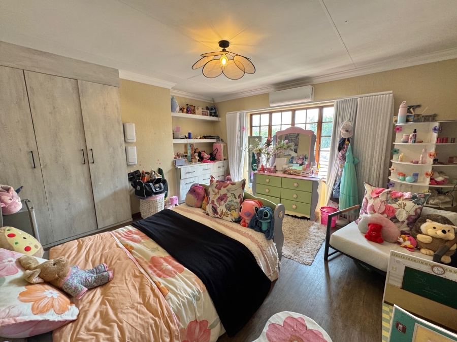 To Let 6 Bedroom Property for Rent in Irene Proper Security Estate Gauteng