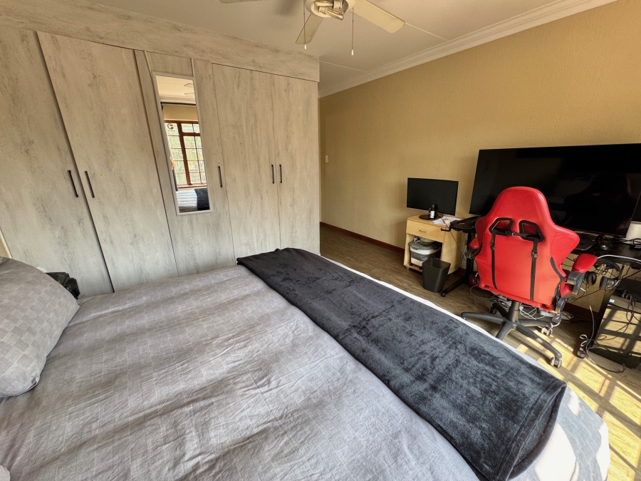 To Let 6 Bedroom Property for Rent in Irene Proper Security Estate Gauteng