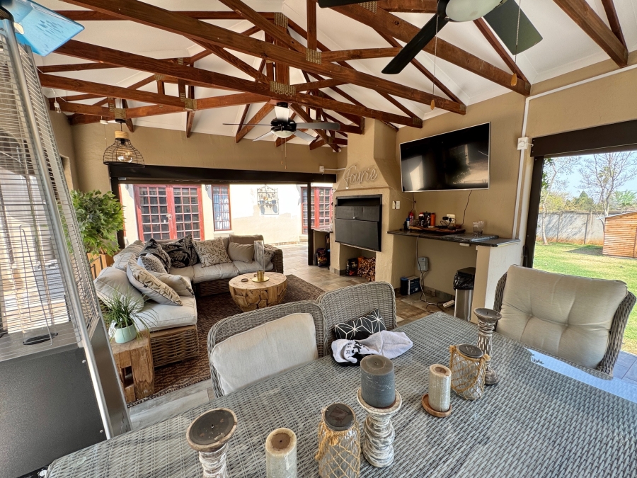 To Let 6 Bedroom Property for Rent in Irene Proper Security Estate Gauteng