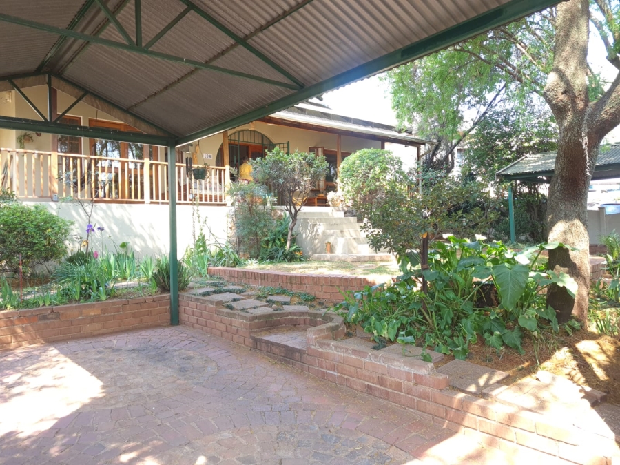 6 Bedroom Property for Sale in Kensington Gauteng