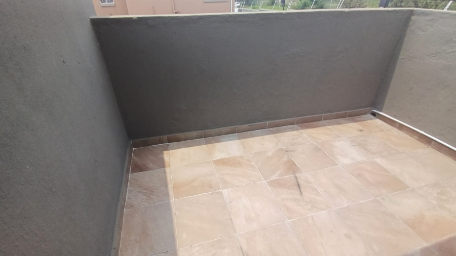 2 Bedroom Property for Sale in Vorna Valley Gauteng