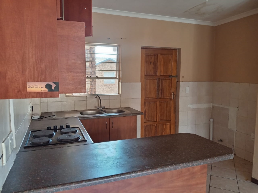To Let 2 Bedroom Property for Rent in Honeydew Gauteng