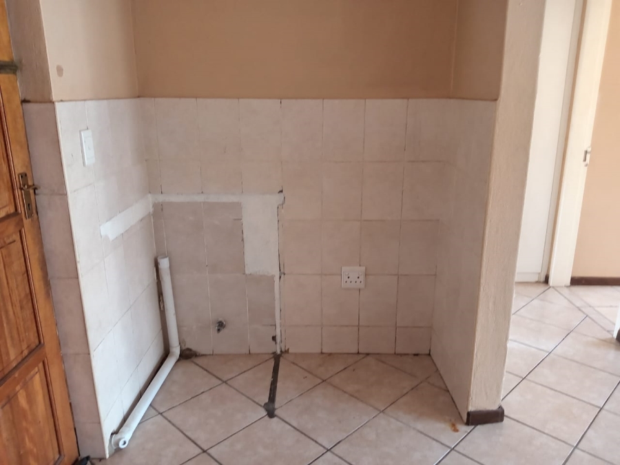 To Let 2 Bedroom Property for Rent in Honeydew Gauteng