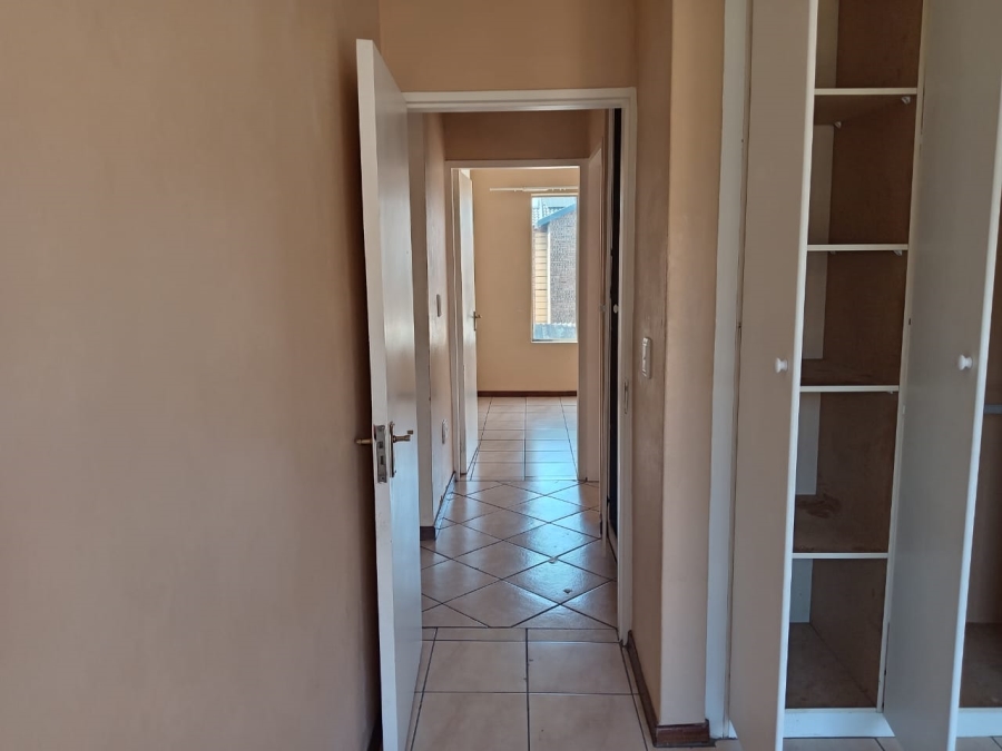 To Let 2 Bedroom Property for Rent in Honeydew Gauteng