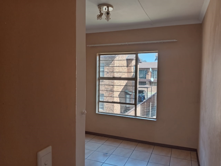 To Let 2 Bedroom Property for Rent in Honeydew Gauteng
