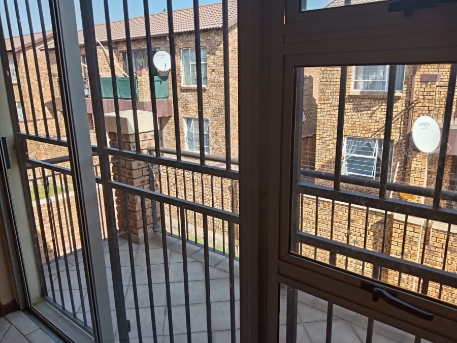 To Let 2 Bedroom Property for Rent in Honeydew Gauteng