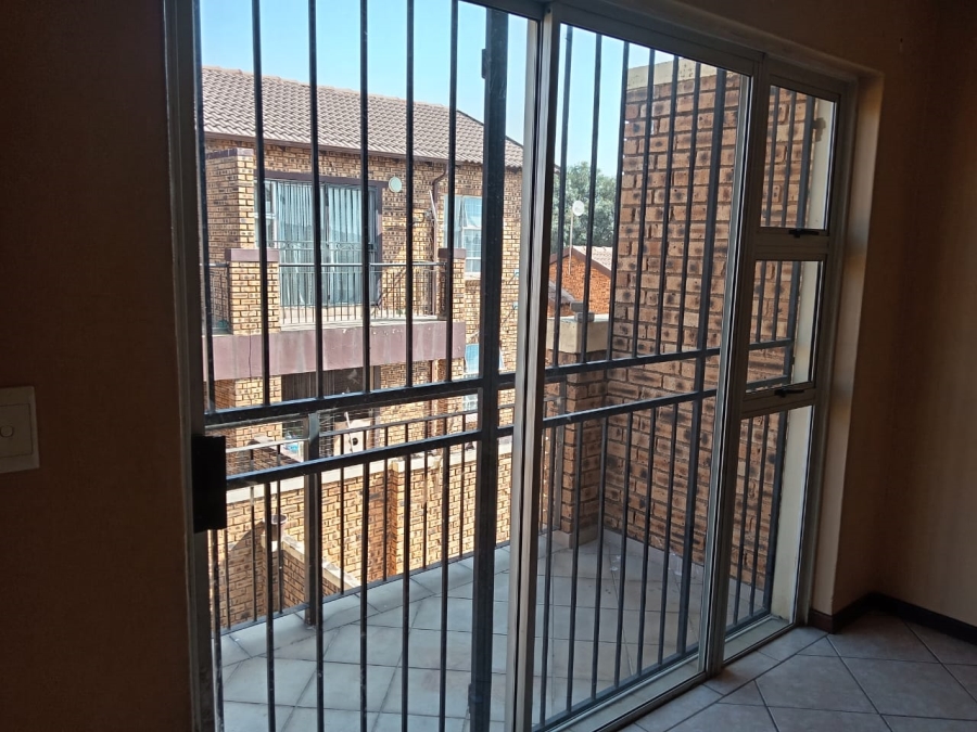 To Let 2 Bedroom Property for Rent in Honeydew Gauteng