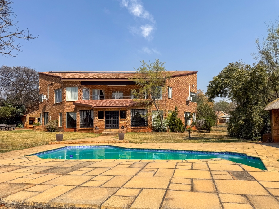 6 Bedroom Property for Sale in Blue Saddle Ranches Gauteng