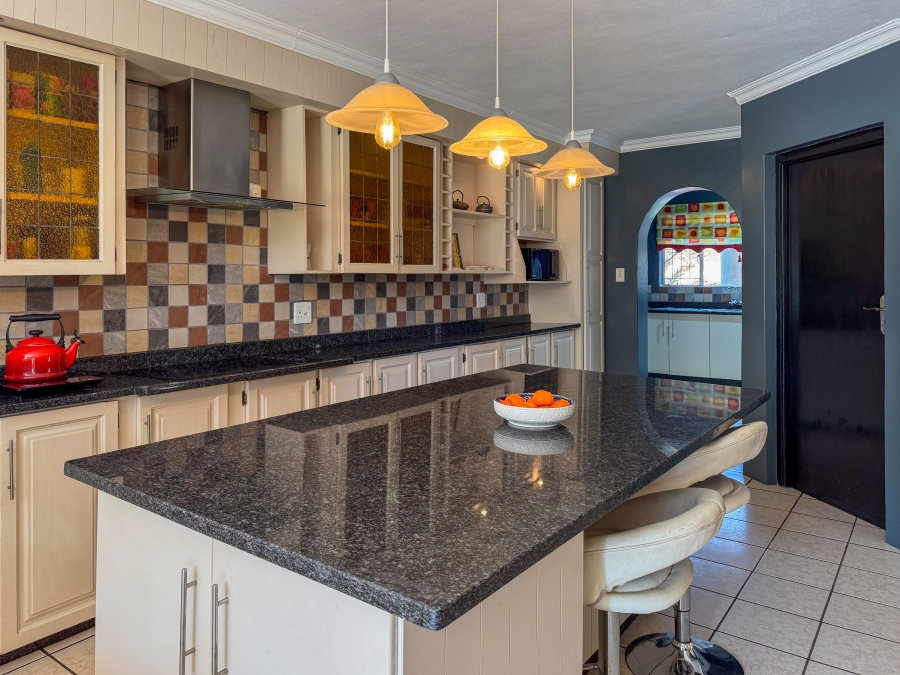 6 Bedroom Property for Sale in Blue Saddle Ranches Gauteng