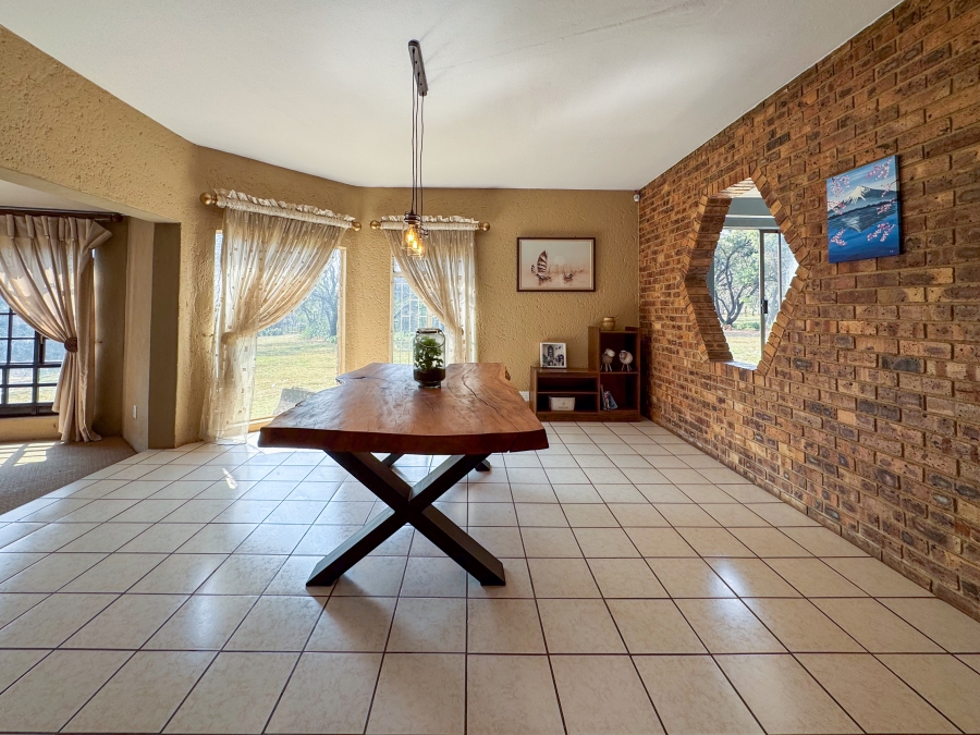 6 Bedroom Property for Sale in Blue Saddle Ranches Gauteng