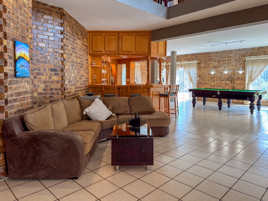 6 Bedroom Property for Sale in Blue Saddle Ranches Gauteng