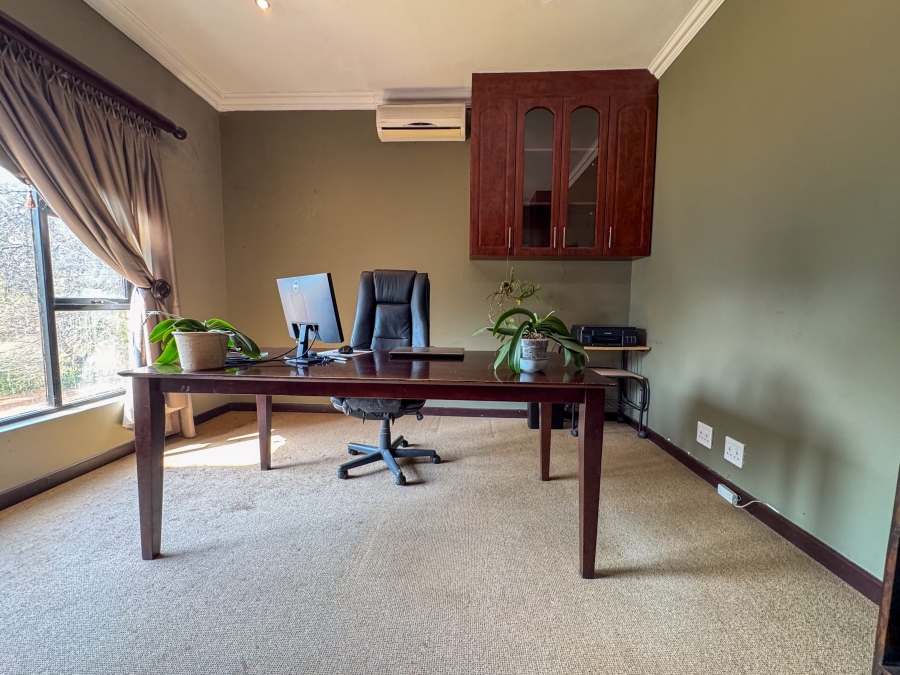 6 Bedroom Property for Sale in Blue Saddle Ranches Gauteng