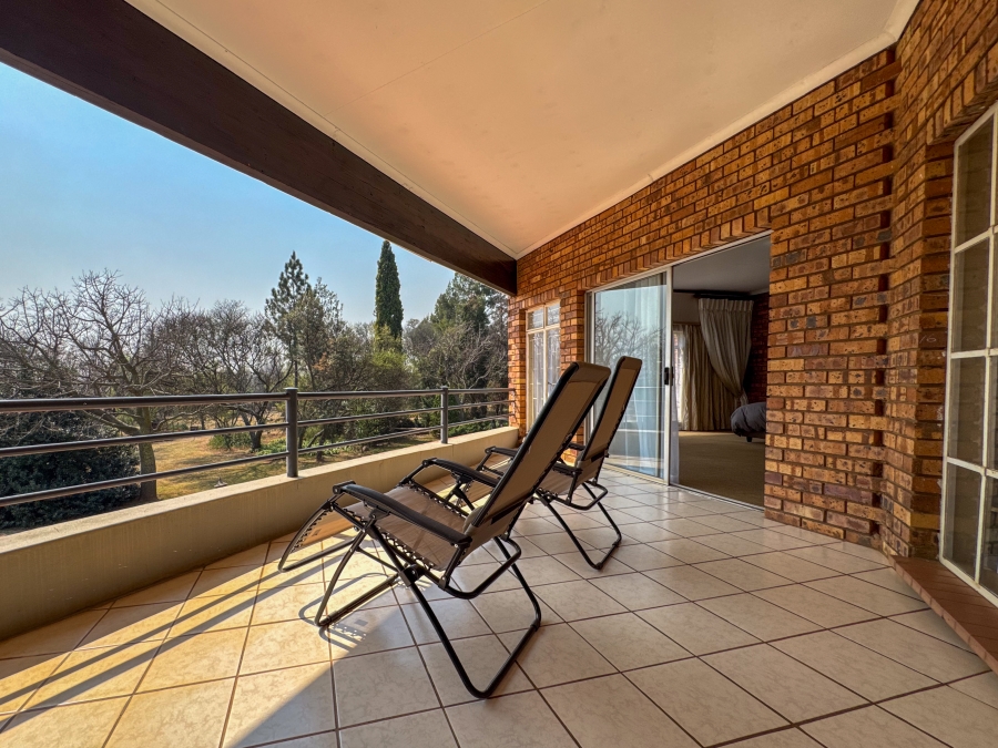 6 Bedroom Property for Sale in Blue Saddle Ranches Gauteng