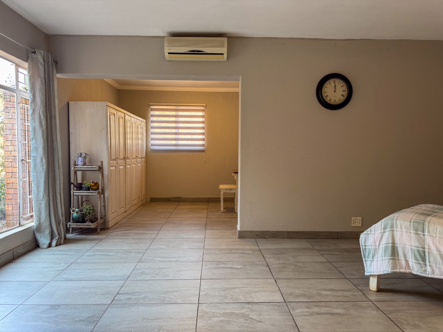 6 Bedroom Property for Sale in Blue Saddle Ranches Gauteng