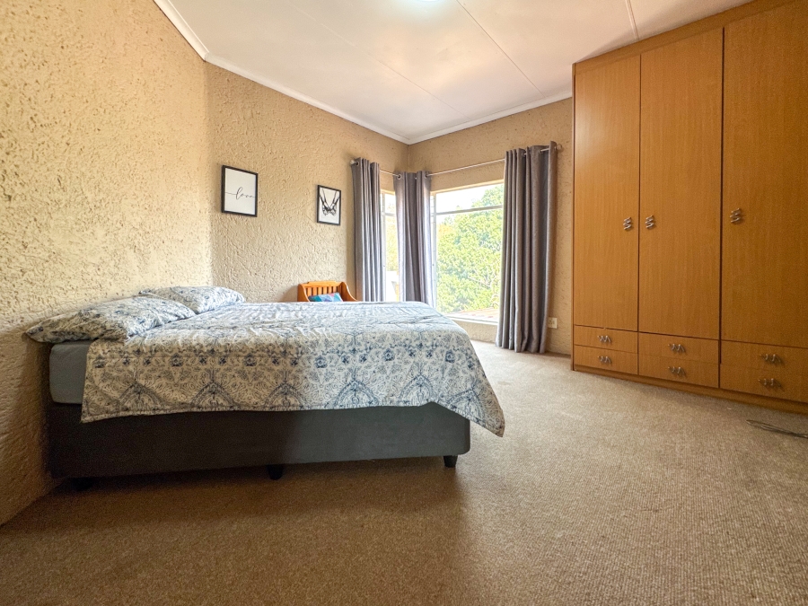 6 Bedroom Property for Sale in Blue Saddle Ranches Gauteng