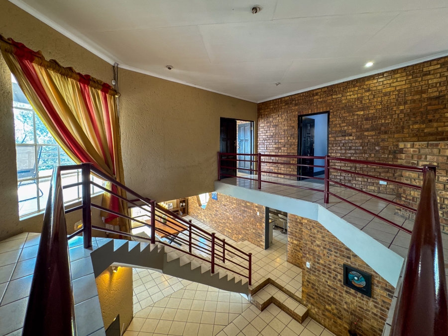 6 Bedroom Property for Sale in Blue Saddle Ranches Gauteng