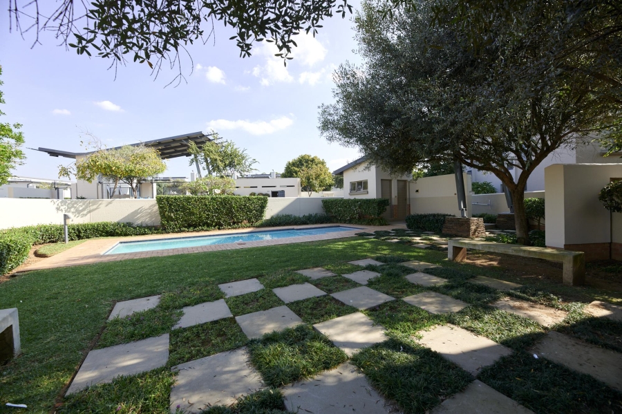 To Let 2 Bedroom Property for Rent in Lonehill Gauteng