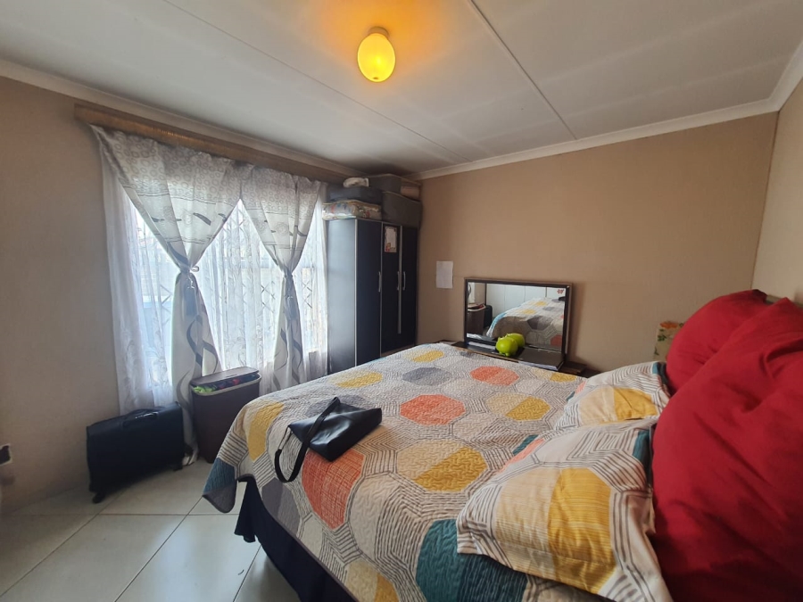 2 Bedroom Property for Sale in Vanderbijlpark CE 4 Gauteng