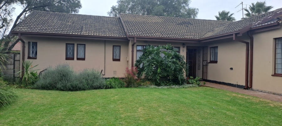 3 Bedroom Property for Sale in Flora Gardens Gauteng