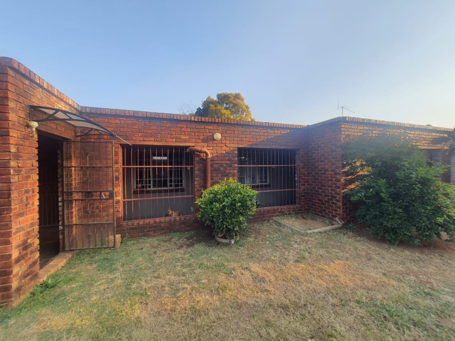 3 Bedroom Property for Sale in Vanderbijlpark CW 5 Gauteng