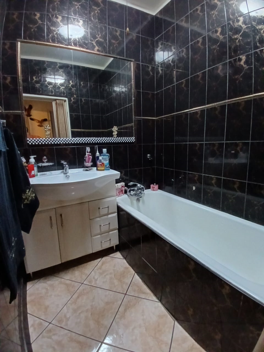 3 Bedroom Property for Sale in Vanderbijlpark CW 2 Gauteng