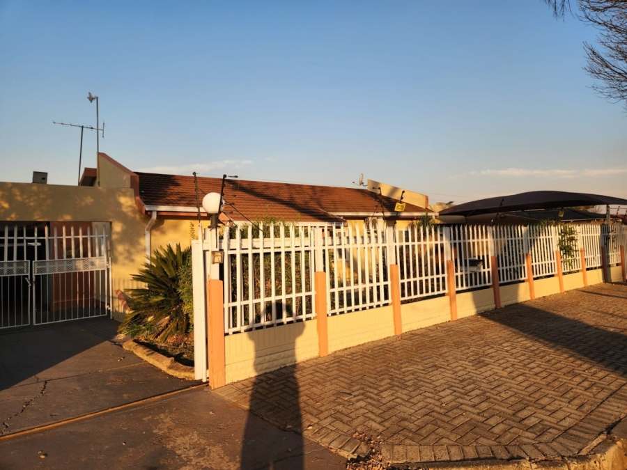 3 Bedroom Property for Sale in Vanderbijlpark CW 2 Gauteng