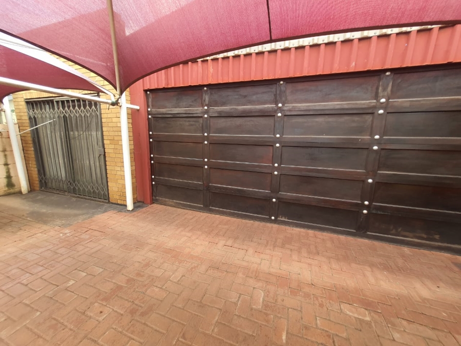 3 Bedroom Property for Sale in Vanderbijlpark Cw 6 Gauteng