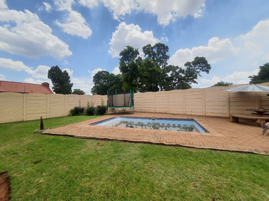 3 Bedroom Property for Sale in Vanderbijlpark Cw 6 Gauteng