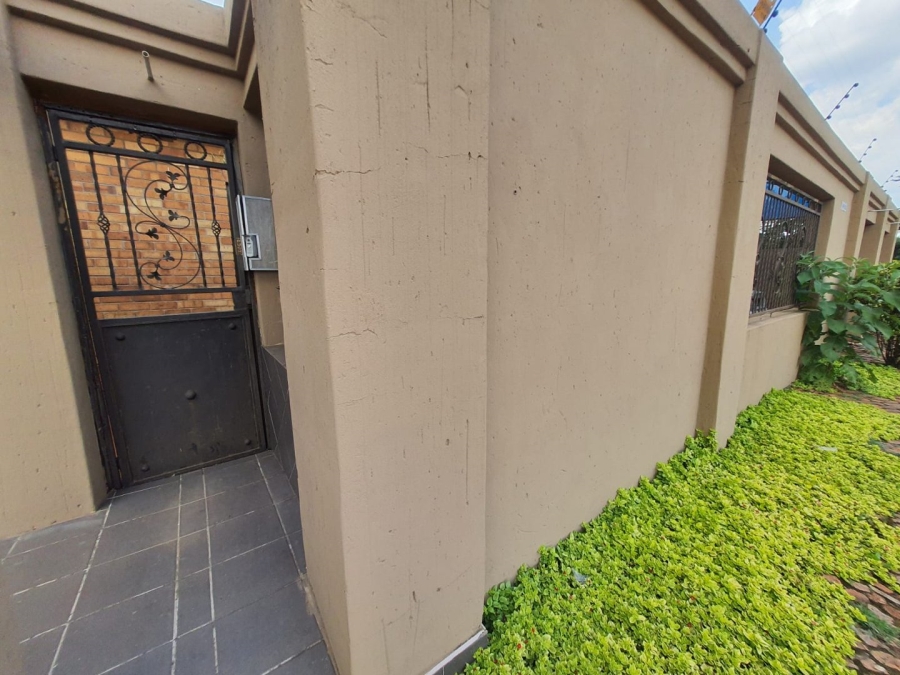3 Bedroom Property for Sale in Vanderbijlpark CW 5 Gauteng