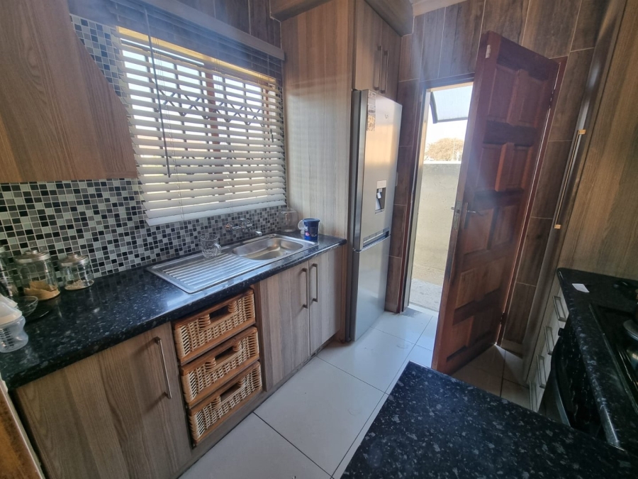 2 Bedroom Property for Sale in Vanderbijlpark CE 4 Gauteng