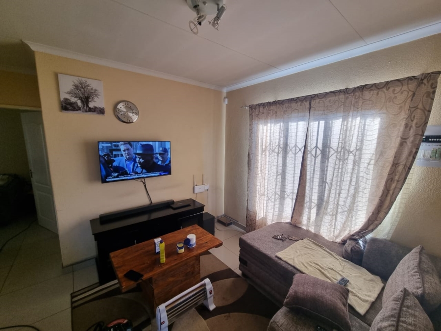 2 Bedroom Property for Sale in Vanderbijlpark CE 4 Gauteng