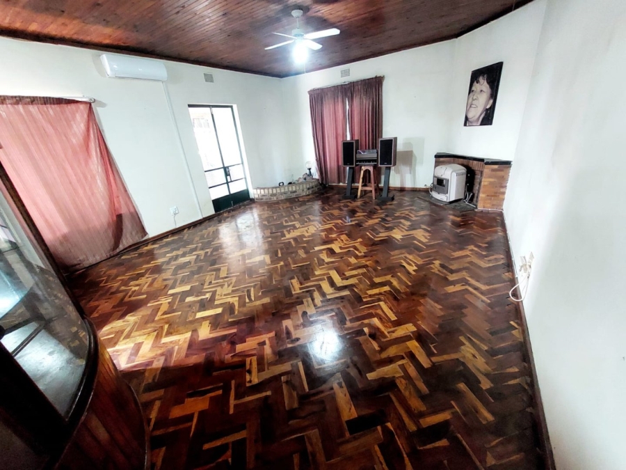 4 Bedroom Property for Sale in Pretoria Gardens Gauteng