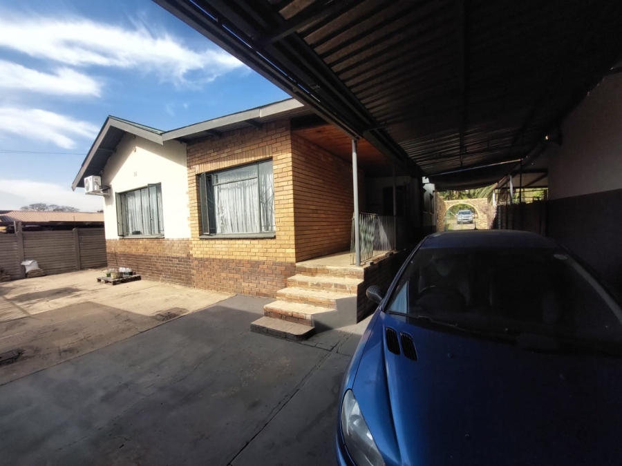 4 Bedroom Property for Sale in Pretoria Gardens Gauteng