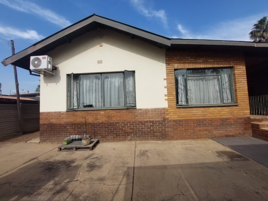 4 Bedroom Property for Sale in Pretoria Gardens Gauteng