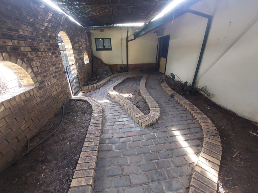 4 Bedroom Property for Sale in Pretoria Gardens Gauteng