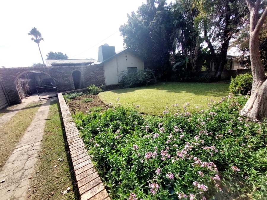 4 Bedroom Property for Sale in Pretoria Gardens Gauteng