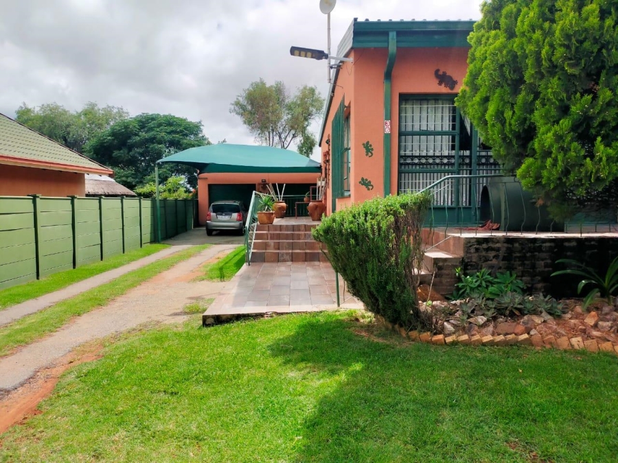 3 Bedroom Property for Sale in Greenhills Gauteng