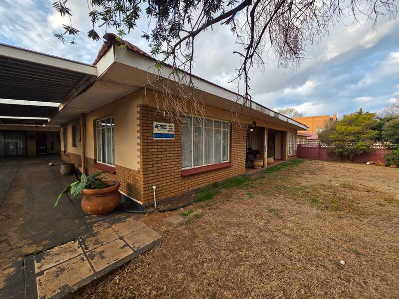 4 Bedroom Property for Sale in Vanderbijlpark CW 2 Gauteng