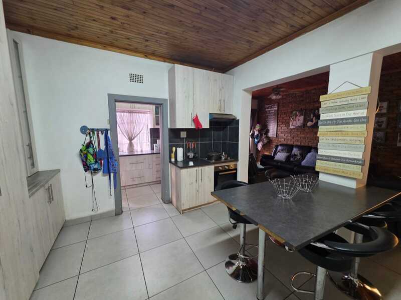4 Bedroom Property for Sale in Vanderbijlpark CW 2 Gauteng