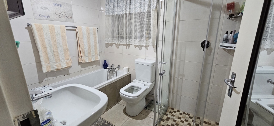 3 Bedroom Property for Sale in Three Rivers Gauteng