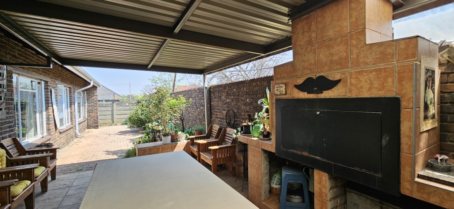 3 Bedroom Property for Sale in Three Rivers Gauteng