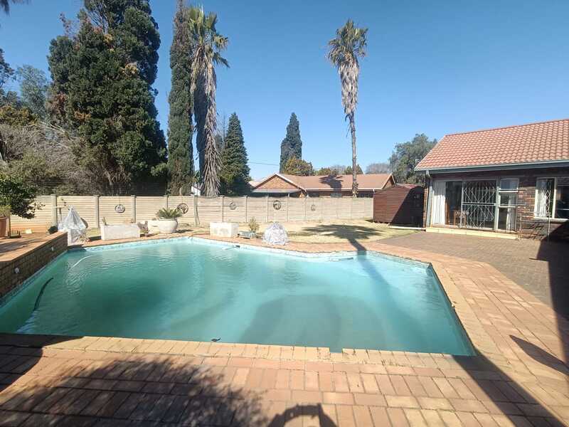 3 Bedroom Property for Sale in Bonanne Gauteng