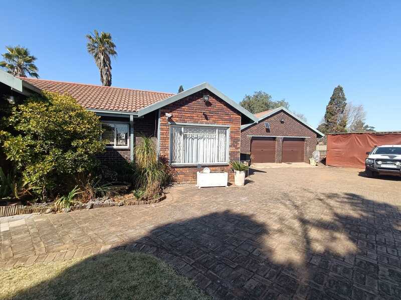 3 Bedroom Property for Sale in Bonanne Gauteng