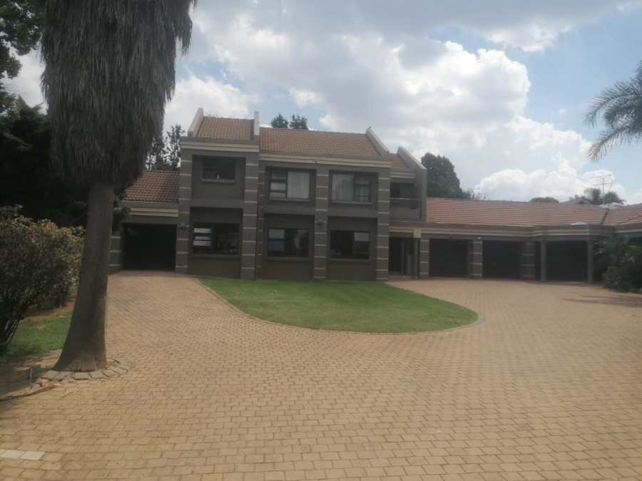 8 Bedroom Property for Sale in Lakefield Gauteng
